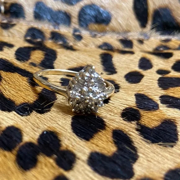 10k yellow gold size 7.25 .66 diamond cluster ring - Picture 1 of 8